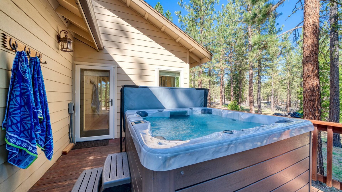 Iron Horse House | Private Mountain House with Views and a Hot Tub/Golf/MTB Trails