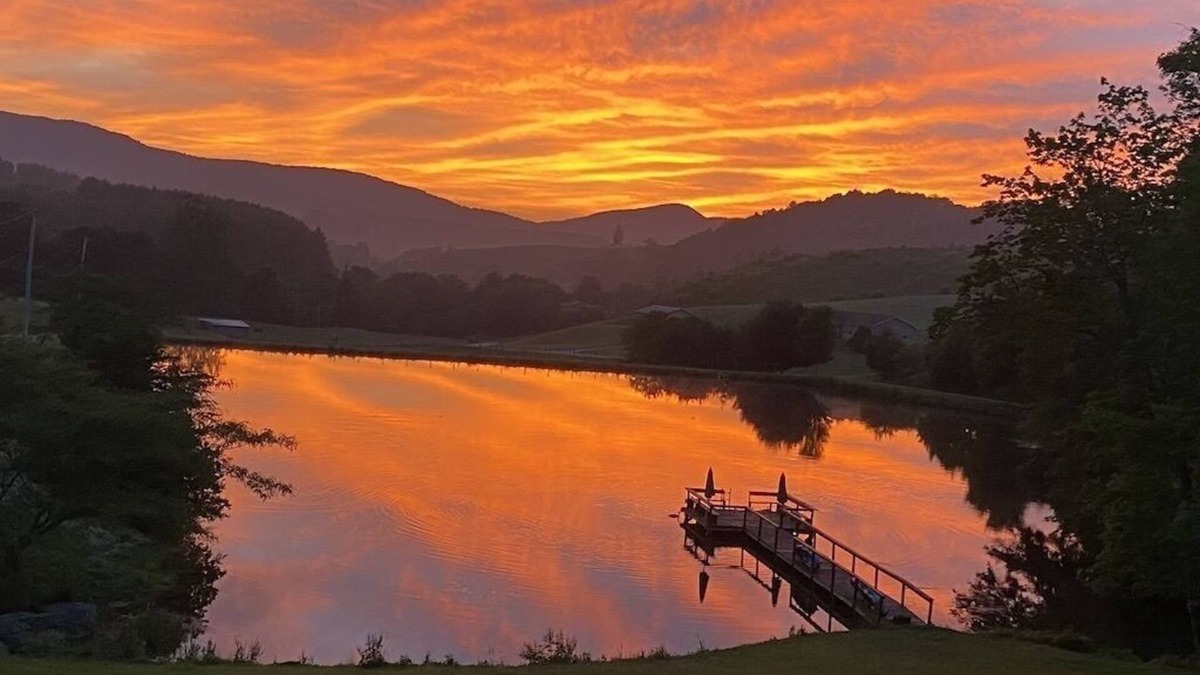 Elk Creek House | Private Mountain Lake Retreat-wheelchair accessible