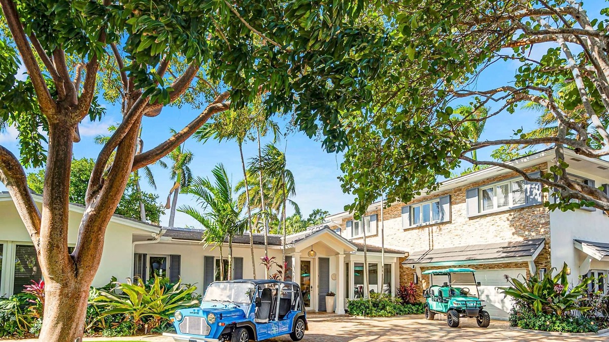 Harbor Beach House | Private neighborhood | Heated Pool | Walk To Beach | Lush Surroundings | Harbor Key |