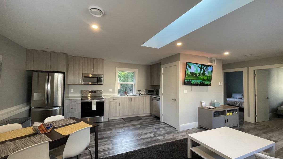 Saanich East Villa | Private New & Modern Cottage Parkside in Saanich