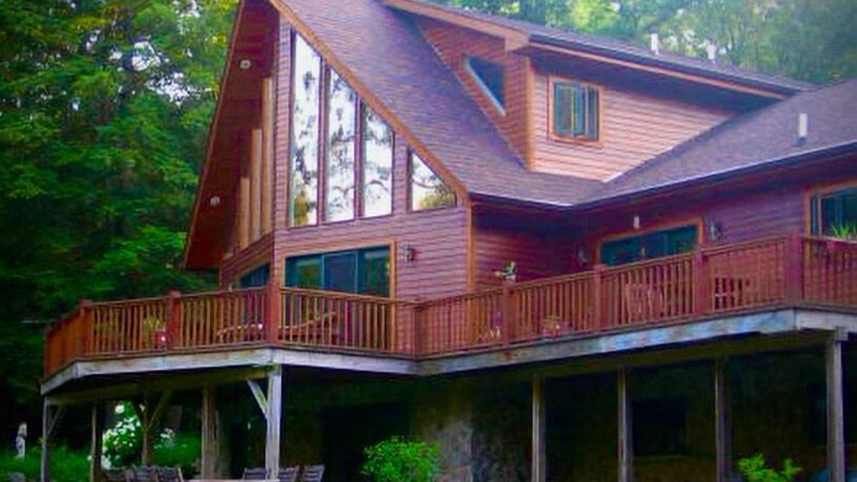 New Paltz House | Private New Paltz contemporary in nature paradise