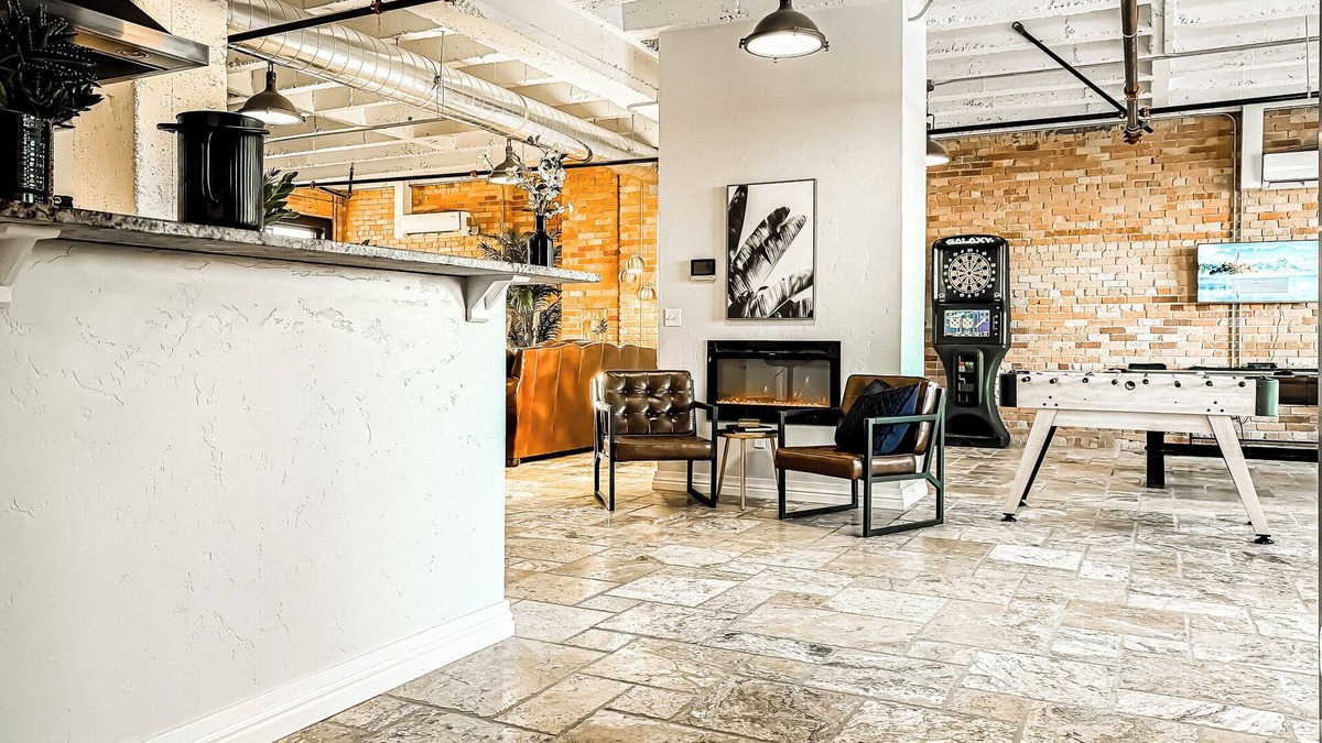 Idaho Falls Apartment | Private North Penthouse w/Arcade Games,Tanning&Redlight Beds