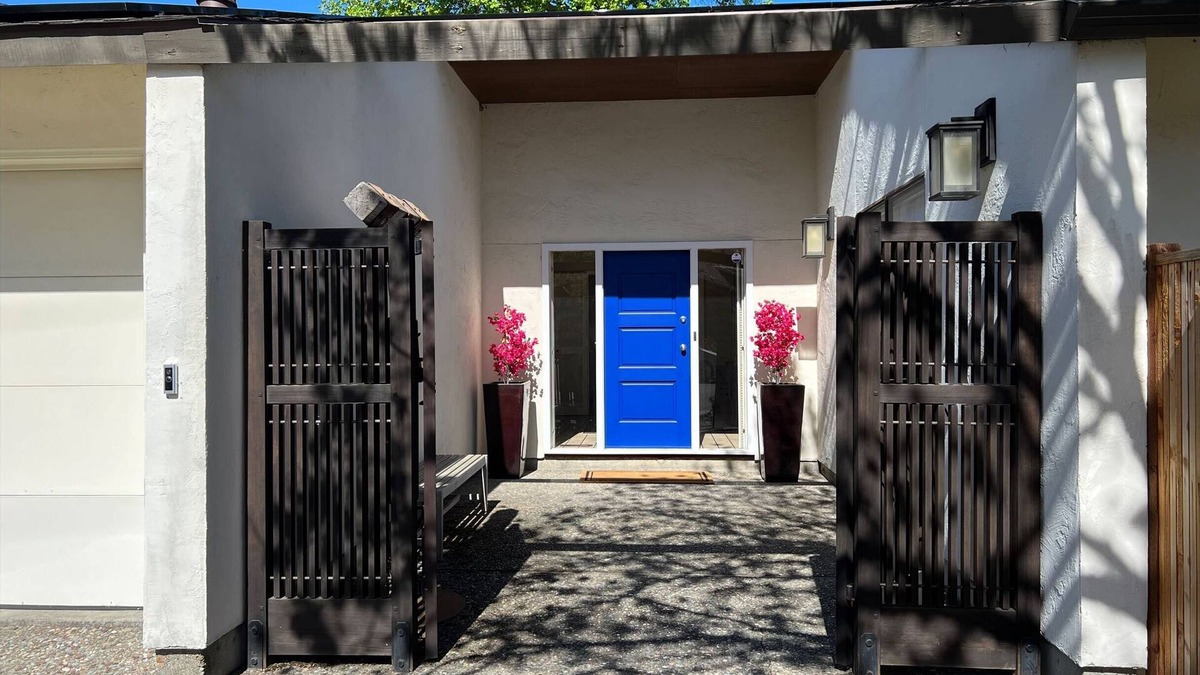 West of the Alameda House | Private Oasis — Comfortable House near Stanford with Beautiful Garden