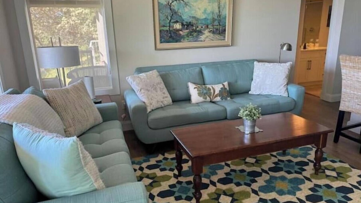 Departure Bay Bed & Breakfast | Private oasis with ocean views!