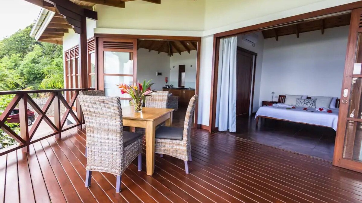 Port Glaud Villa | Private Ocean View Villa 7.