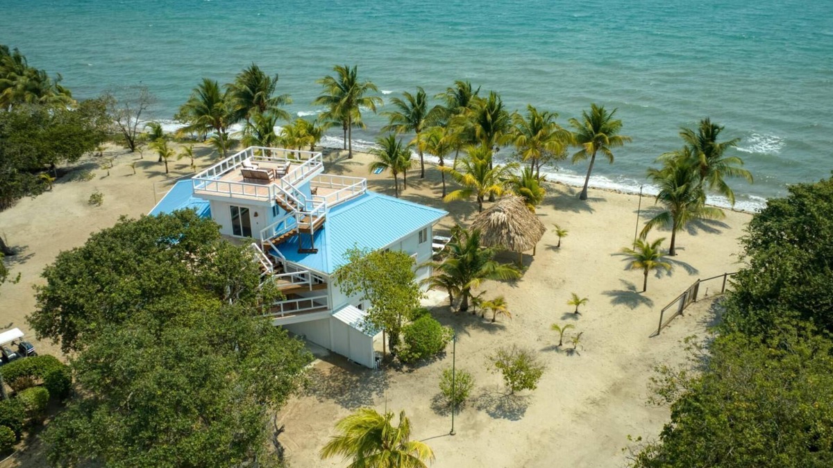 Placencia Apartment | Private Oceanfront 4-Bed Villa w/Pool on Huge Lot