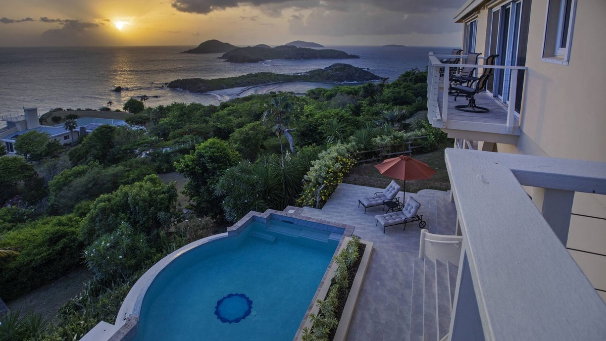 Estate Little Saint Thomas Villa | Private oceanfront villa with gorgeous sunsets!