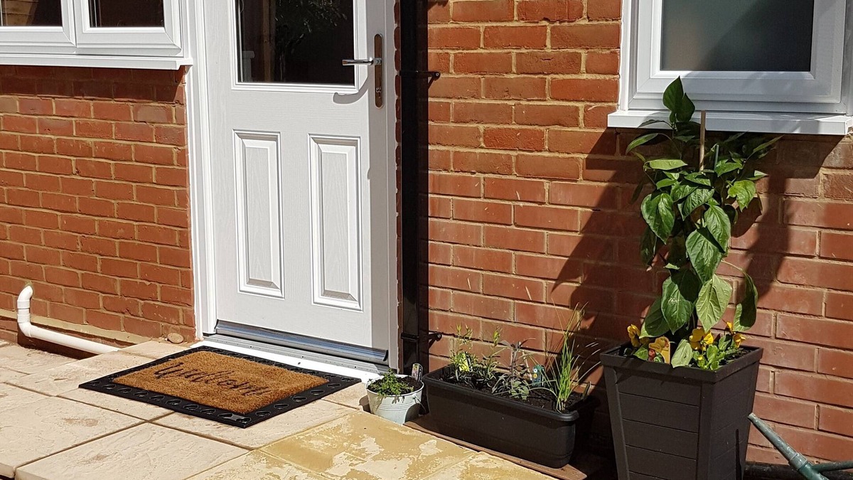 Sandhurst House | Private one bedroom bungalow Sandhurst, Berkshire Maximum 3 Guests
