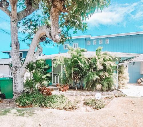 Coconut Grove House | Private One Bedroom Side House close to Kailua
