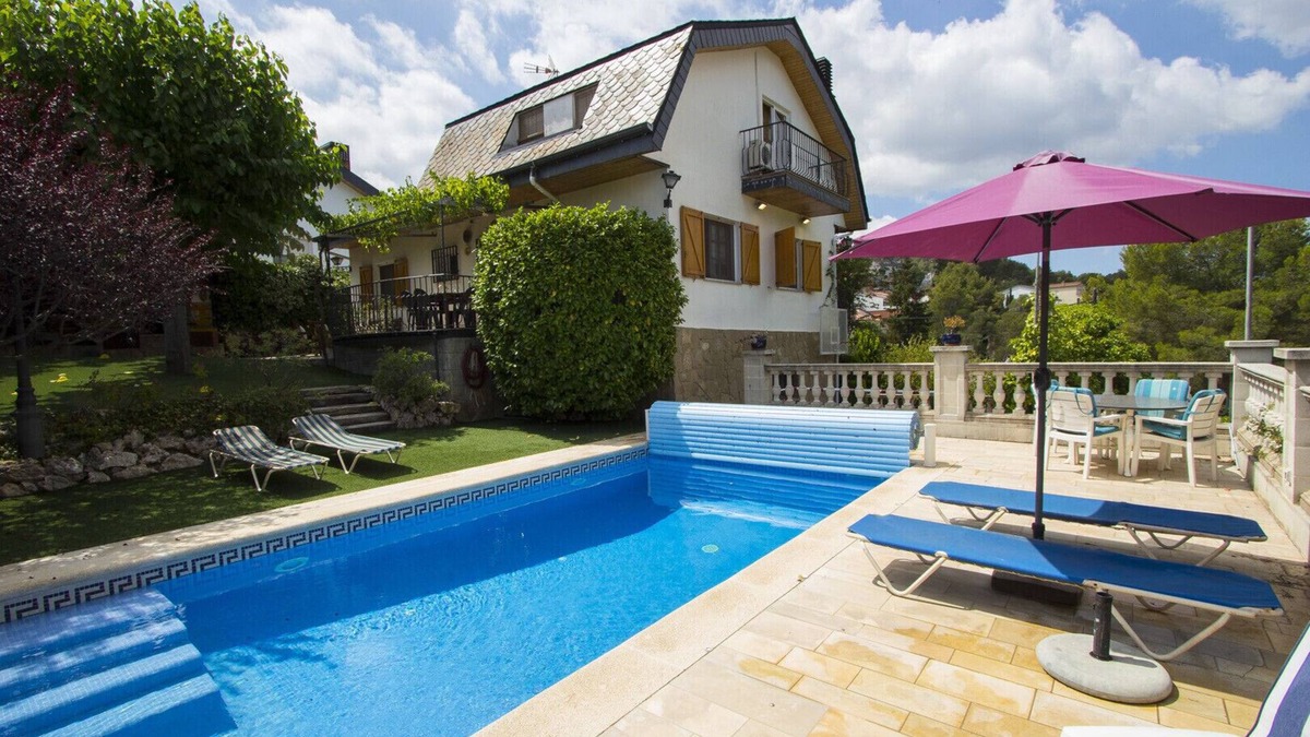 Santa Rosa Villa | Private paradise - hop, skip or jump to Barcelona!