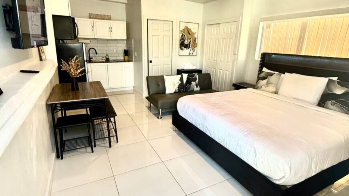 Miami Gardens Apartment | Private Paradise in Miami !nnBrand new apartmentnGreat locationnFamily friendly