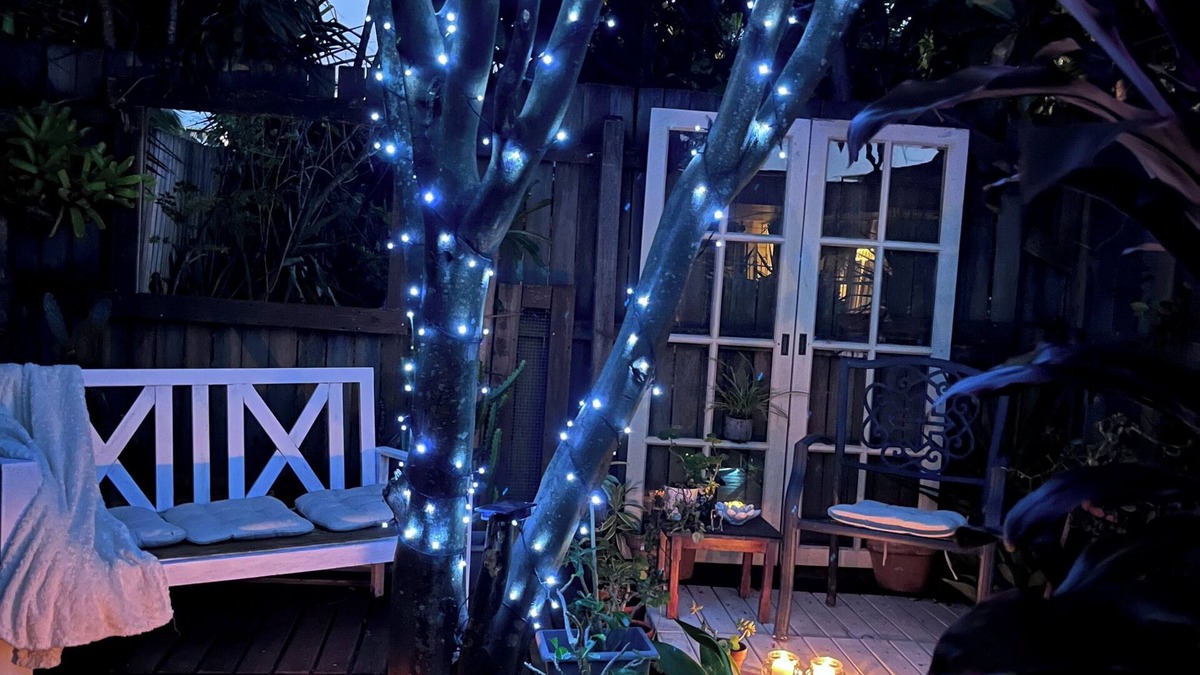 Mango Hill Cabin | Private, Peaceful, Cosy Tiny House with a pool, close to everything.
