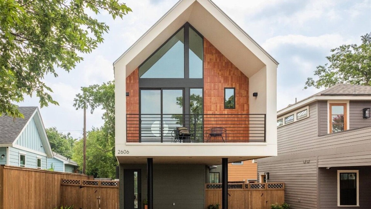 Rosewood House | Private peaceful Zen house located in a vibrant East Austin neighborhood.