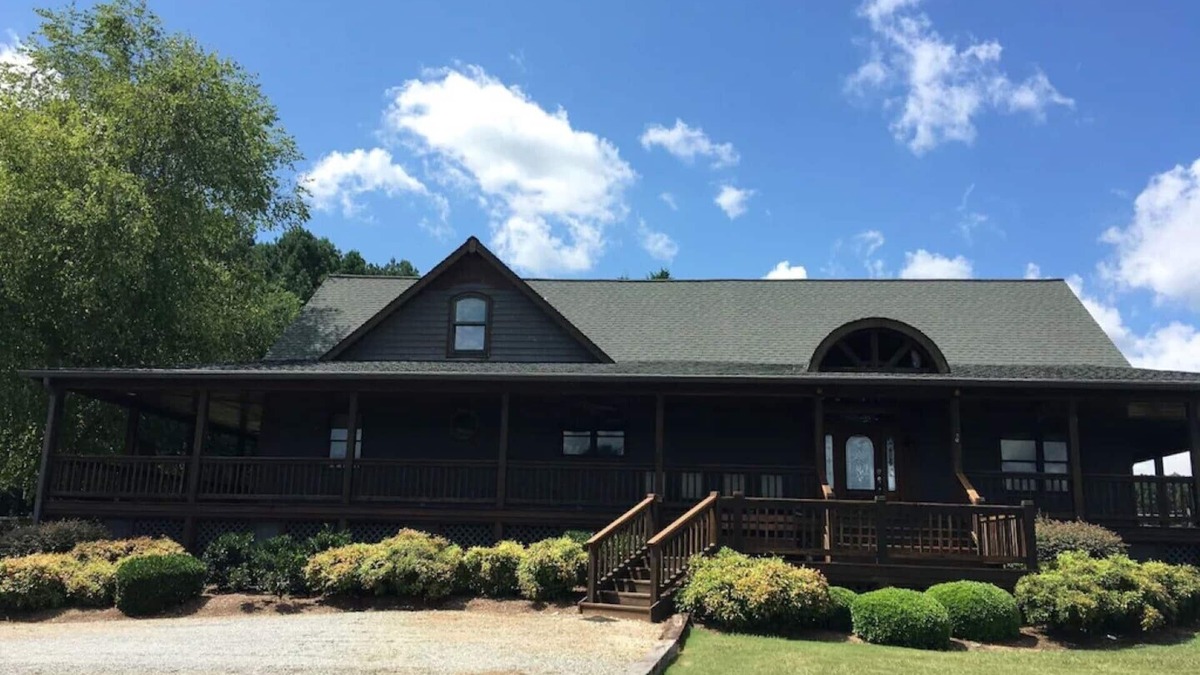 Columbus House | Private pet friendly house close to TIEC/Saluda/Asheville/Lake Lure