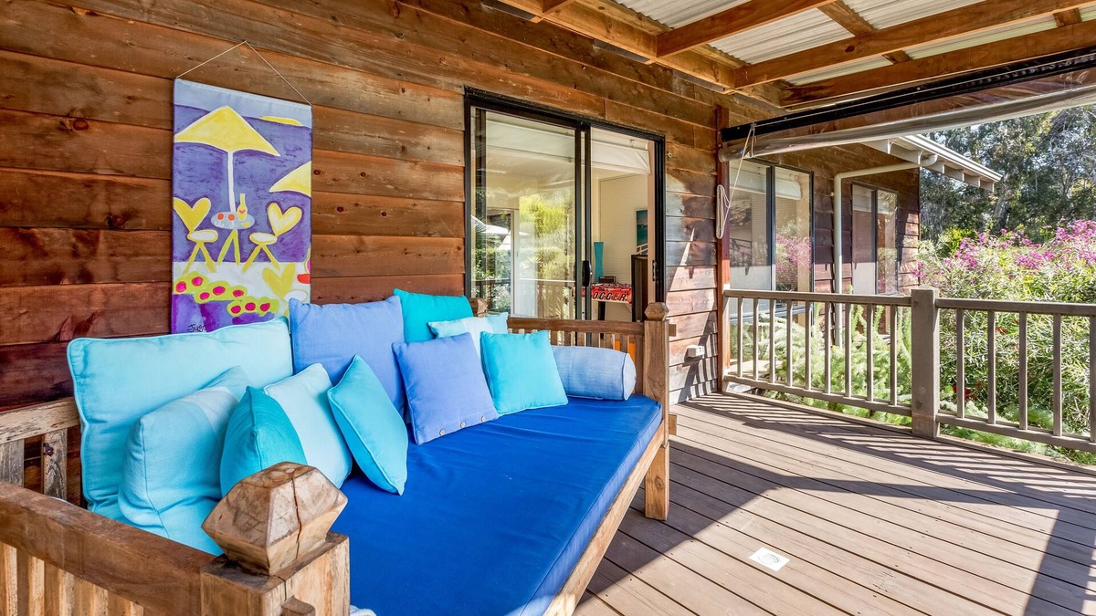 Quedjinup House | PRIVATE & PICTURESQUE COUNTRYSIDE ESCAPE FEATURING A SPARKLING POOL AND SPA