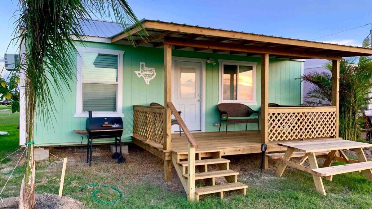 Lamar Cabin | PRIVATE PIER, "TROPHY TROUT" COTTAGE ON COPANO BAY