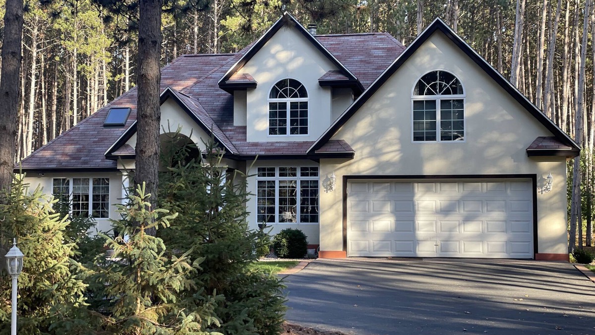 Lake Shore Estates Villa | Private Pine Forest Villa with hot tub 5 min from Castle Rock