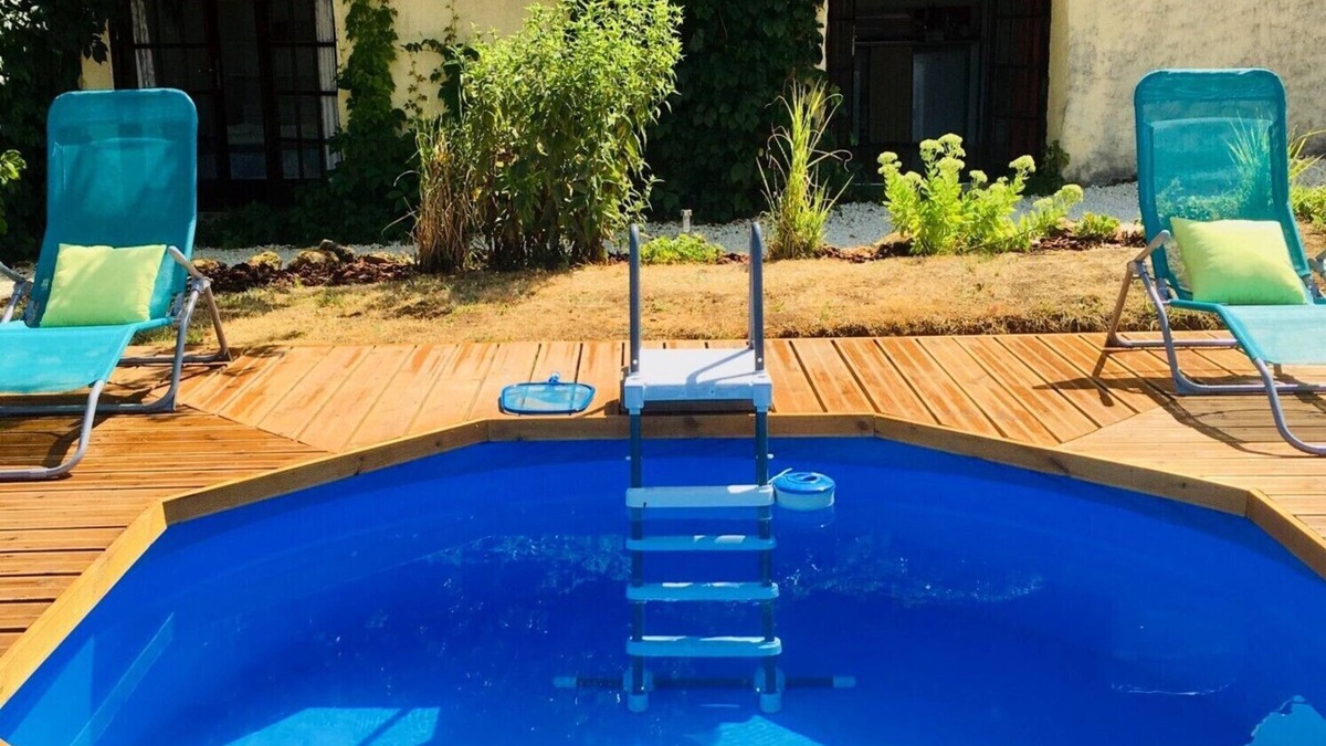 Rouffignac-Saint-Cernin-de-Reilhac Cottage | PRIVATE POOL! Old Barn. With Stunning Views of the Chateau and the Valley