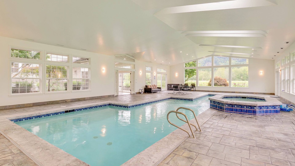 Arlington Heights Villa | Private Pond & Indoor Pool: Grand Arlington Villa!