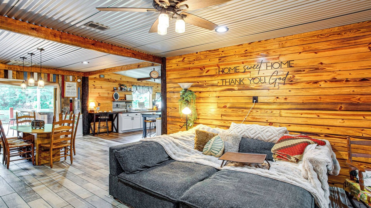 Orangeburg County Cabin | Private Pond & Large Yard: Unique Cabin in Norway!