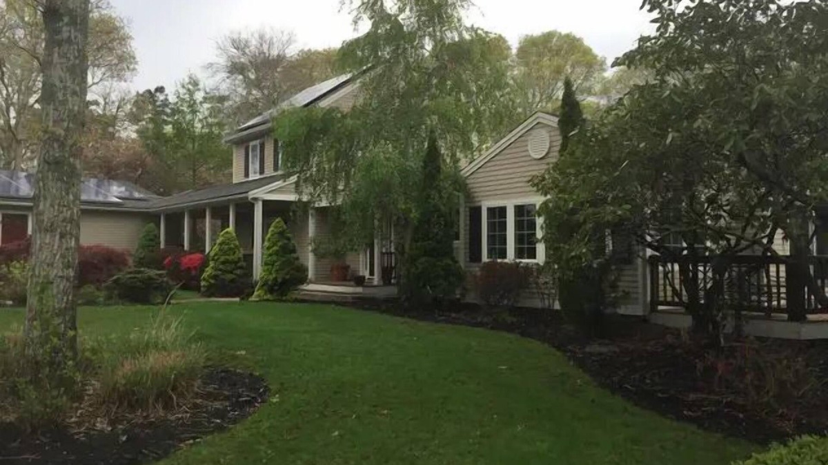 East Falmouth House | Private Pond side in Falmouth