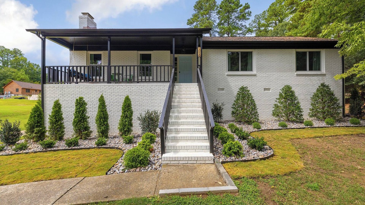 Pineville House | Private Pool-5miles to Carowinds-Newly Renovated-Quiet Neighborhood-Huge Deck