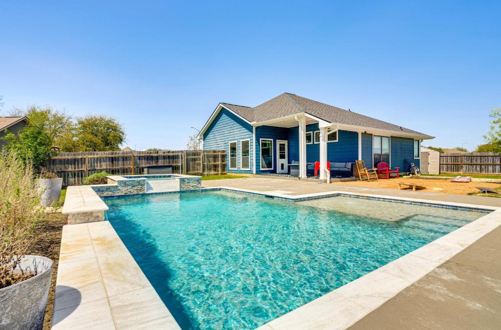 Wellborn House | Private Pool and Hot Tub Wild Horse Home!