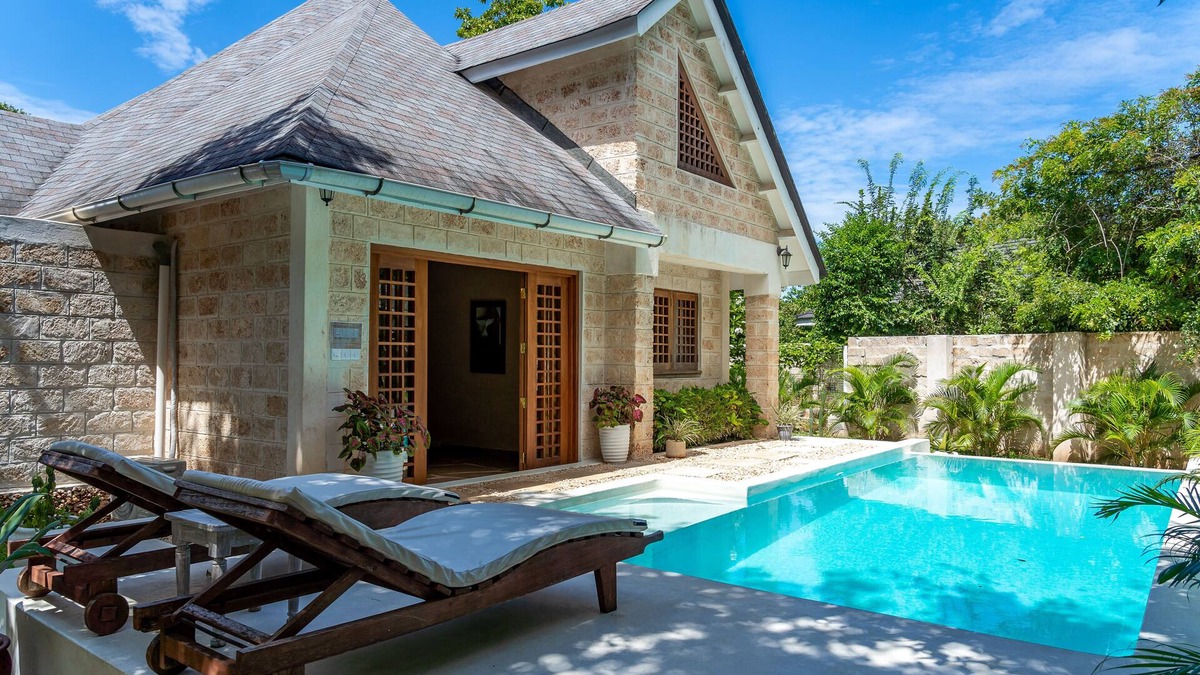 Diani Beach Cottage | private pool cottage diani beach
