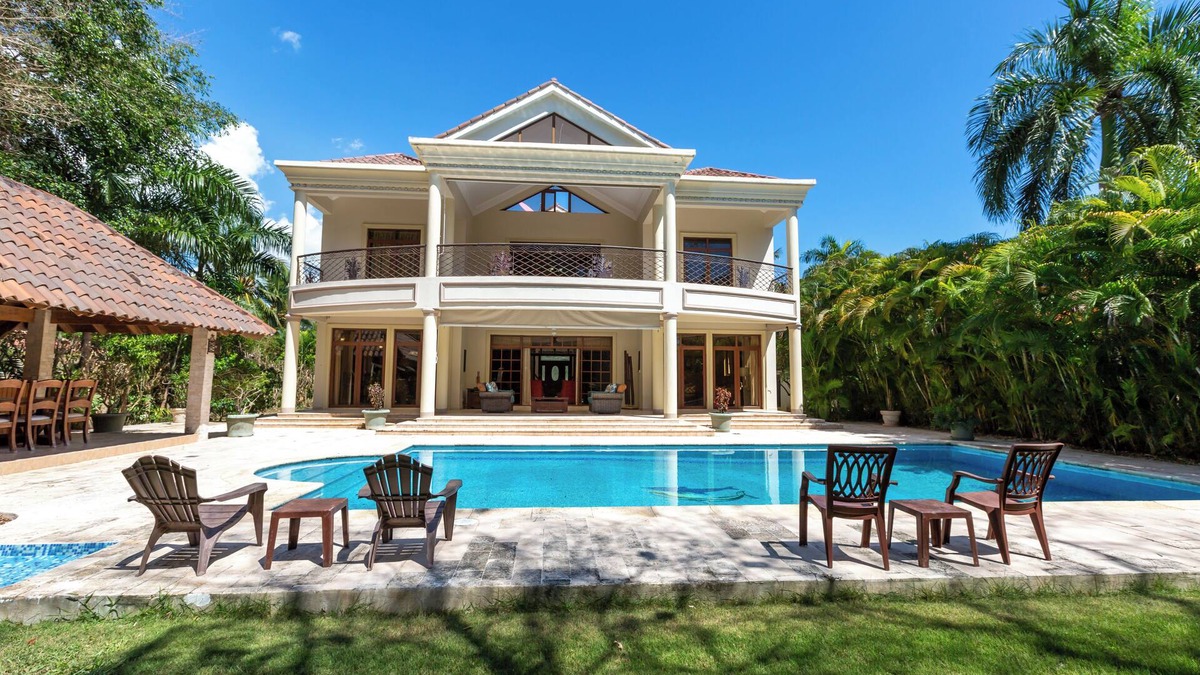 Villas Del Mar Villa | Private Pool| Daily Cleaning| Vintage Villa | 5BR