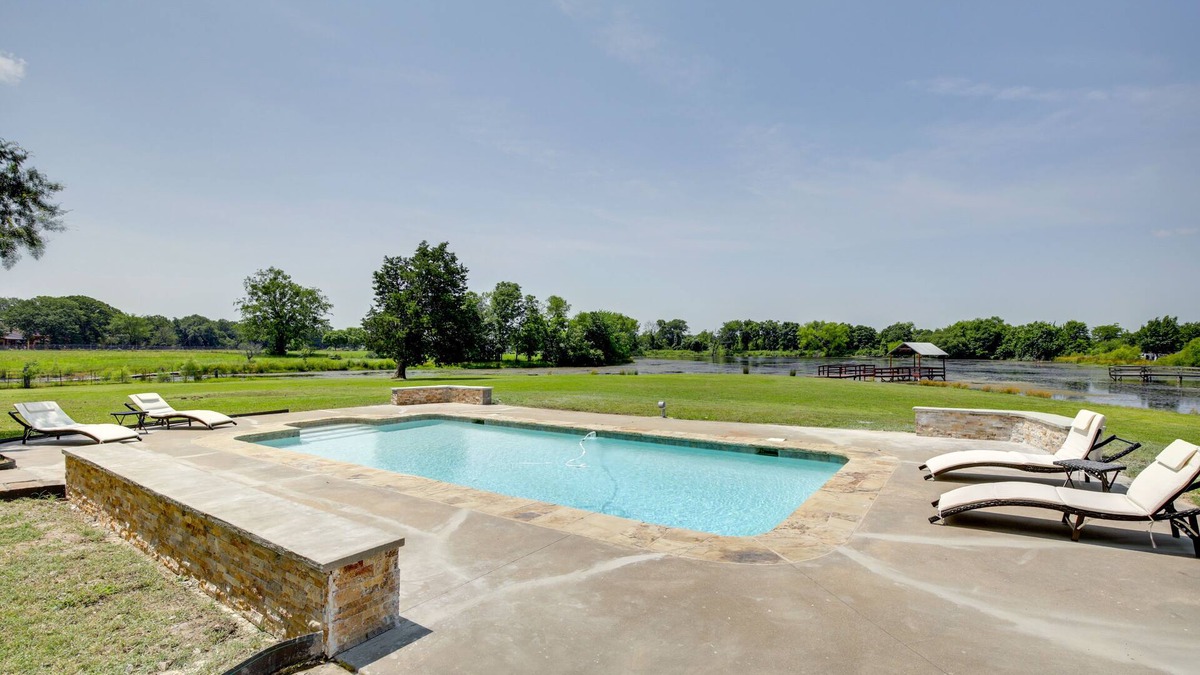 Kemp House | Private Pool & Guest House: Spacious Kemp Home!
