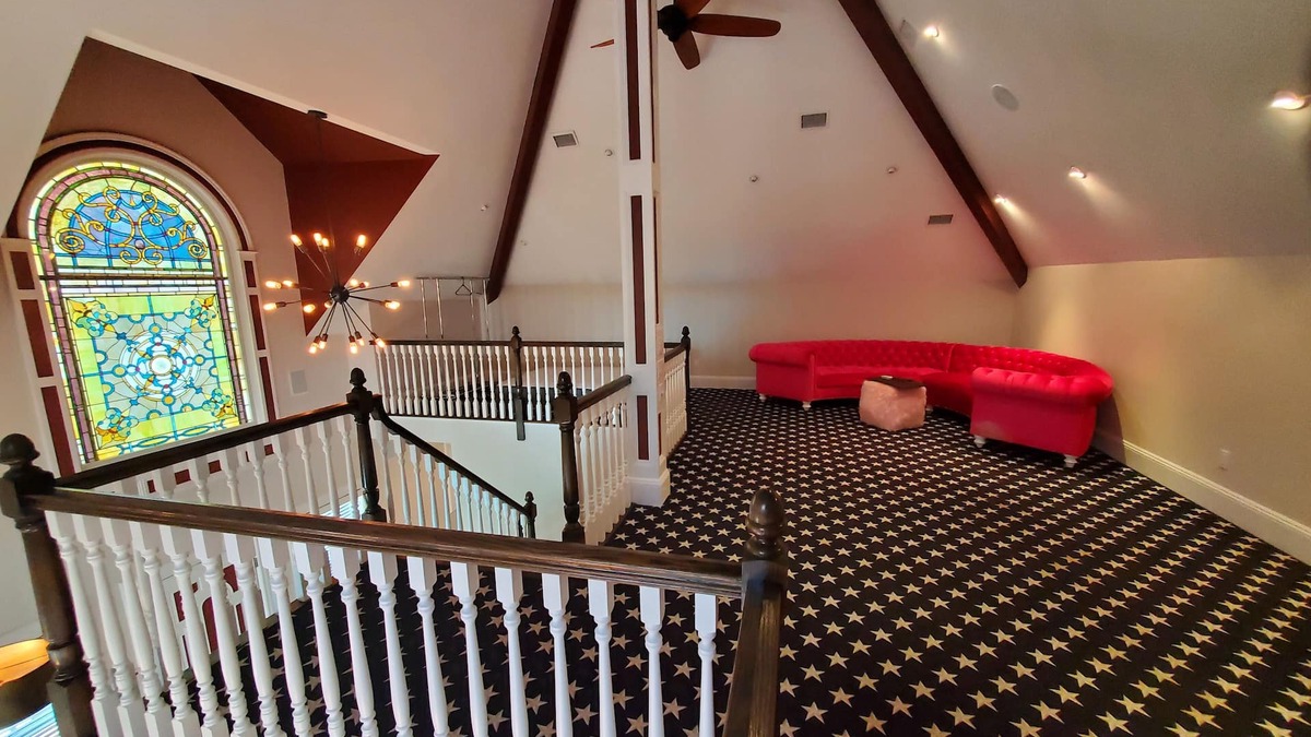 Rockville Centre House | Private Pool House with Loft Arrangement Walking distance to town!