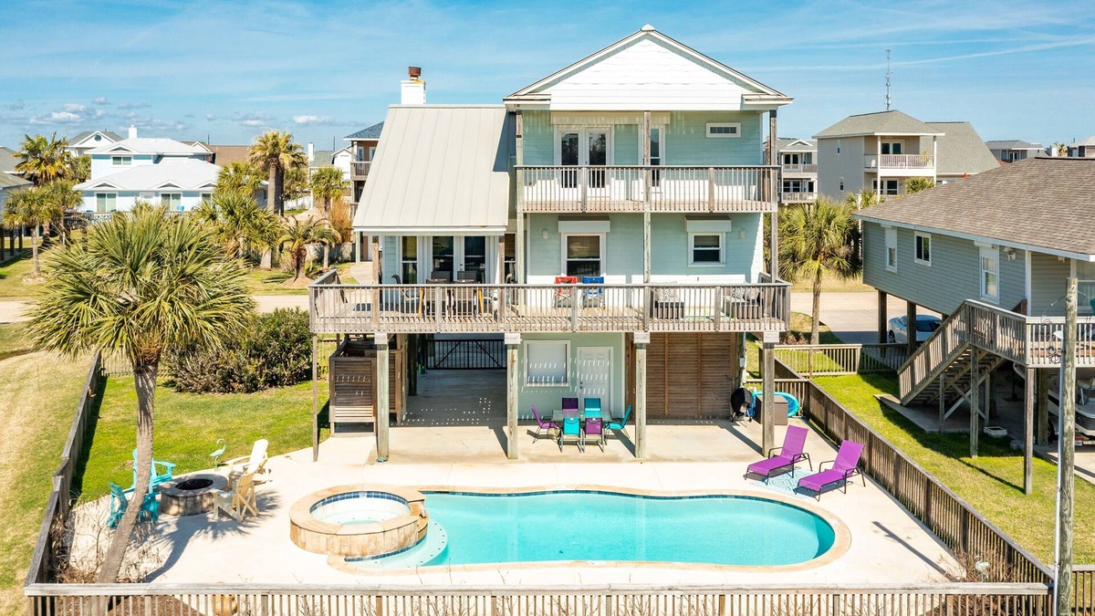 Pirates Beach House | Private Pool, Large Patio & Spacious Interior - Beachside Beauty!