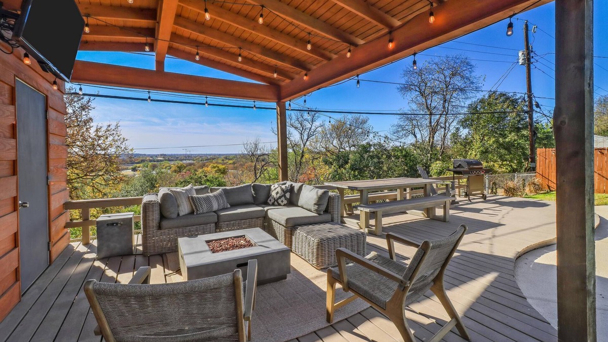 Fort Worth House | Private Pool Oasis with Gorgeous Views Minutes from TCU & Dickies Arena