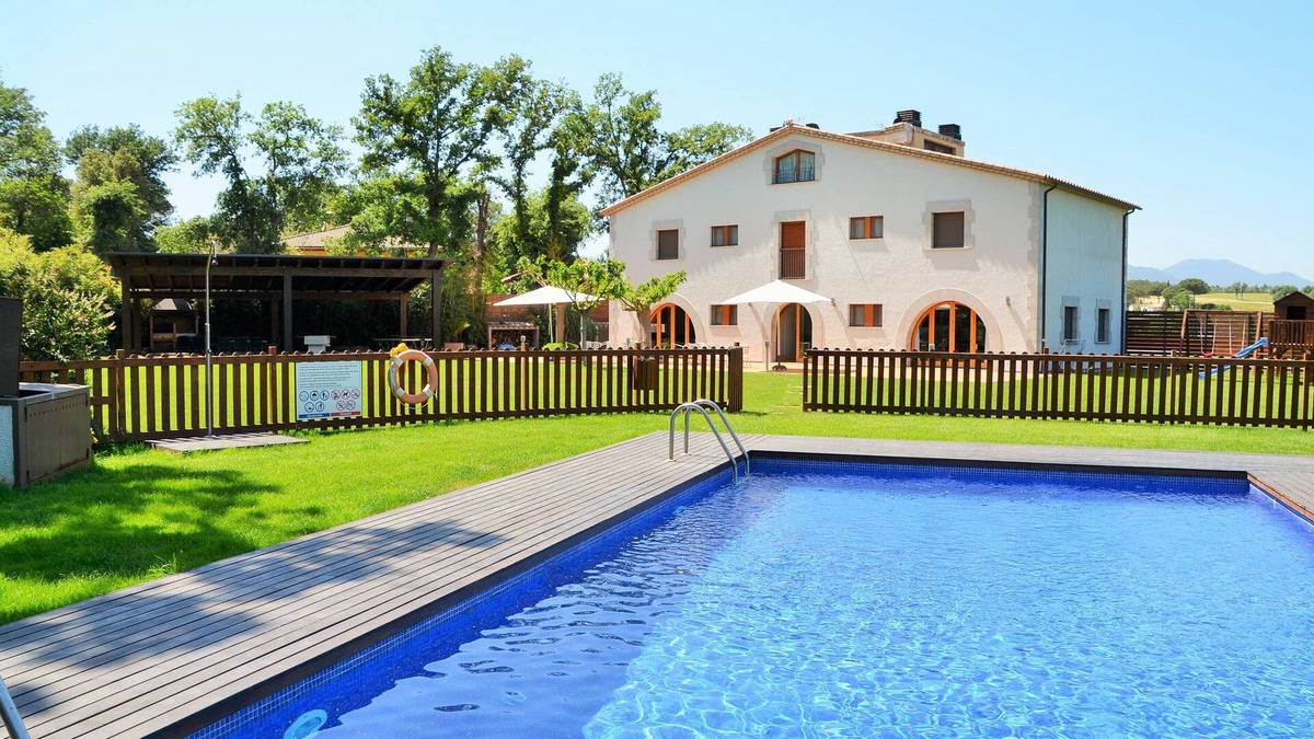Eixample Villa | Private pool, Wellness area and location 20 minutes from Girona and Costa Brava