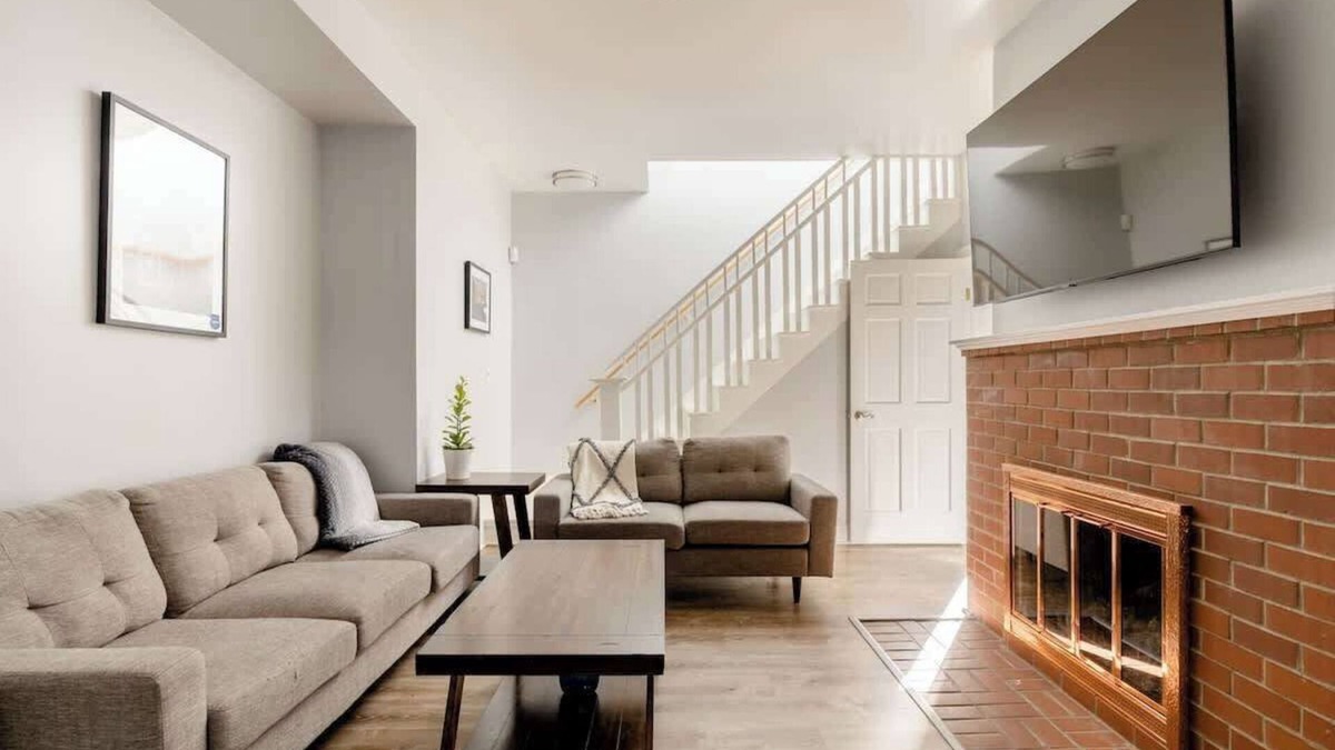 Hosford-Abernethy House | Private Portland Group Getaway - Sleeps 12