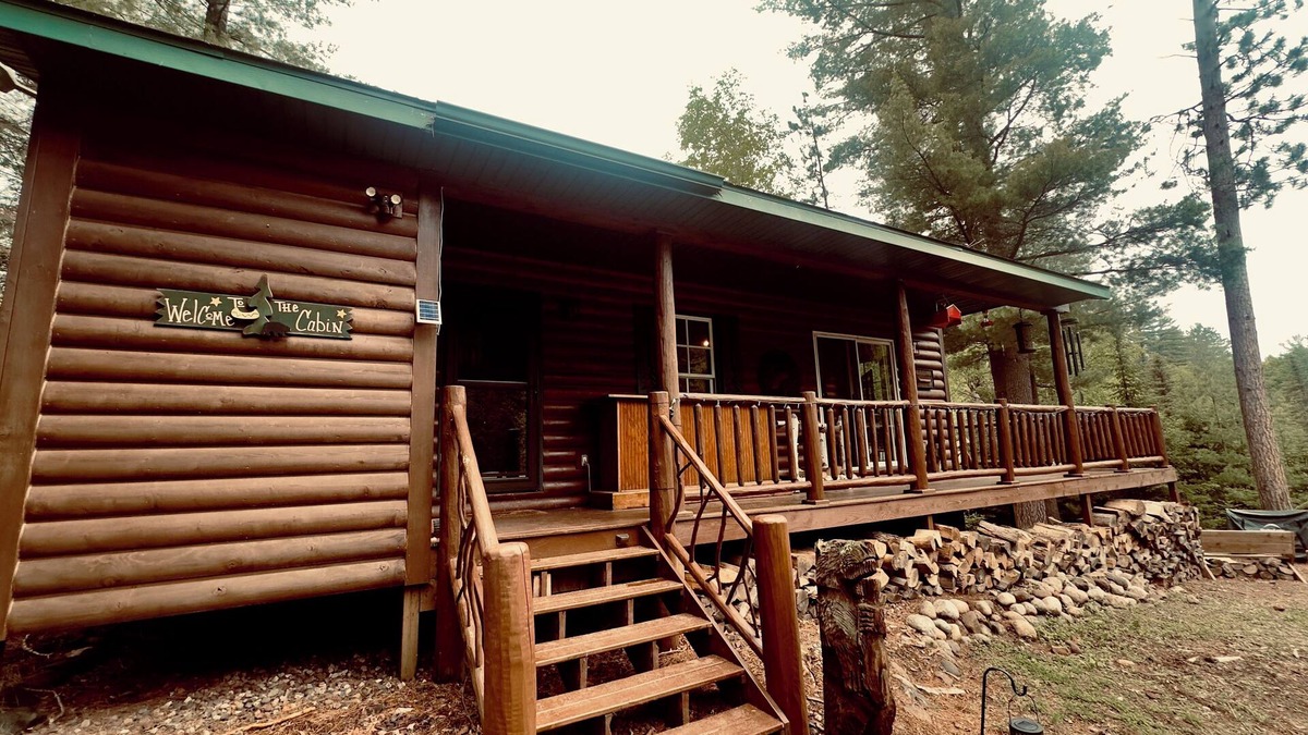 Mercer Cabin | Private & Quaint Cabin in Mercer. Close To Town With Many Northwoods Amenities.