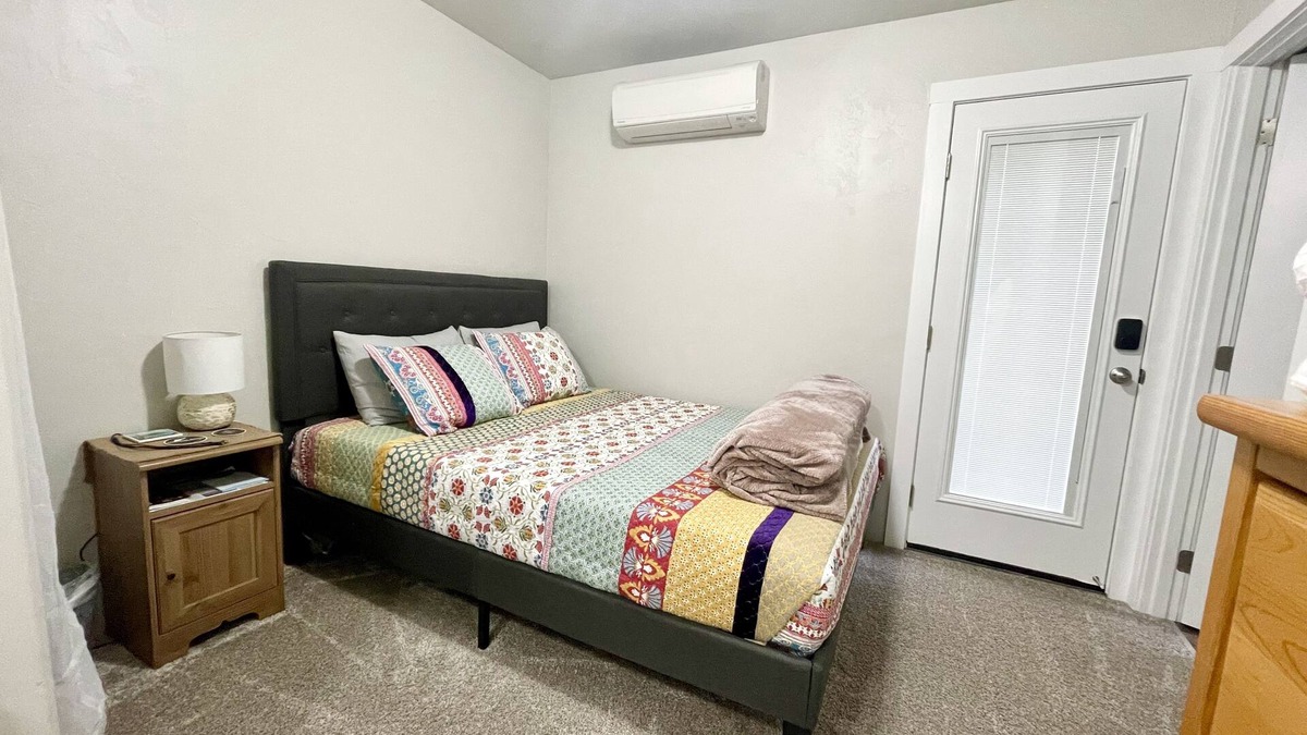 Medford House | Private Queen Room w/Bathroom