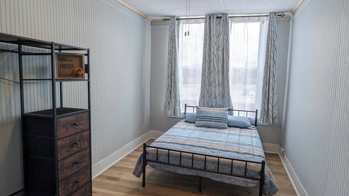 Robinson Apartment | Private Queen-Sized Studio Room