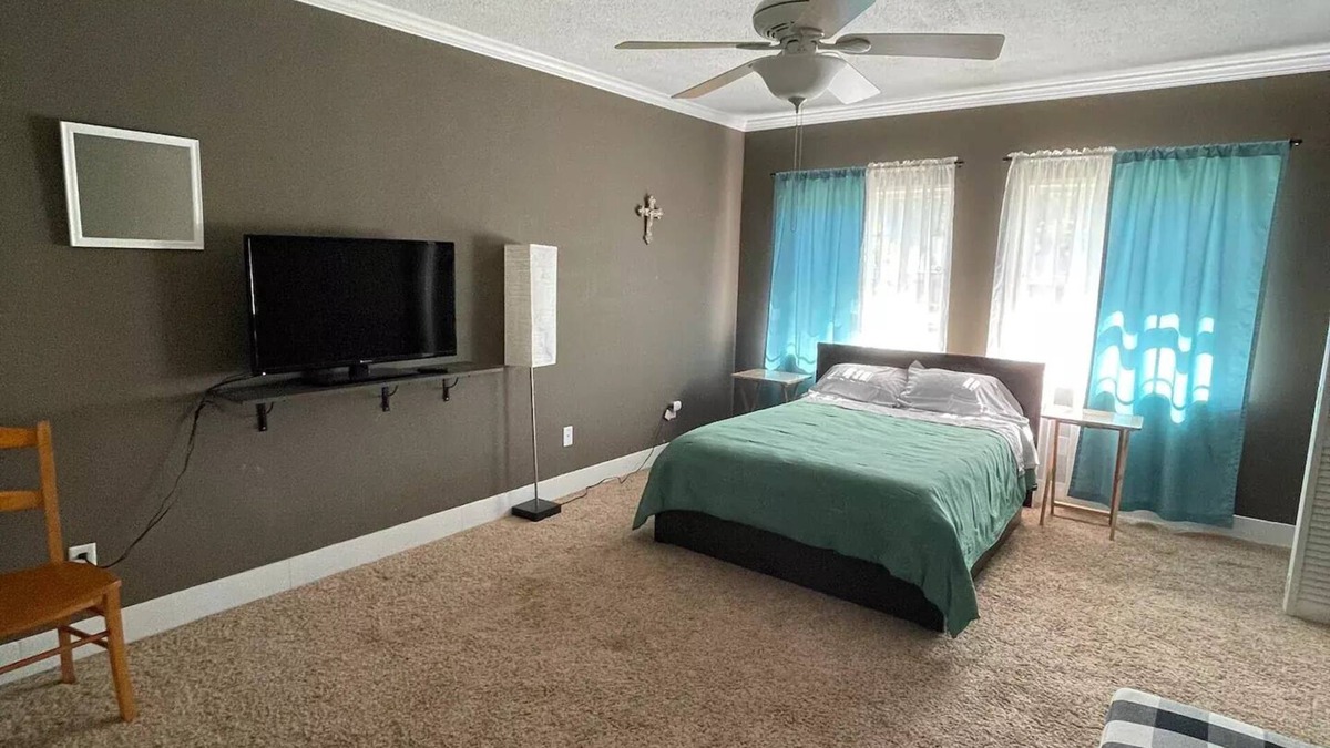Albany House | Private, Quiet 1 bed. 1 bath and 1 extra room.”Cozy Forever”, close to Phoebe.