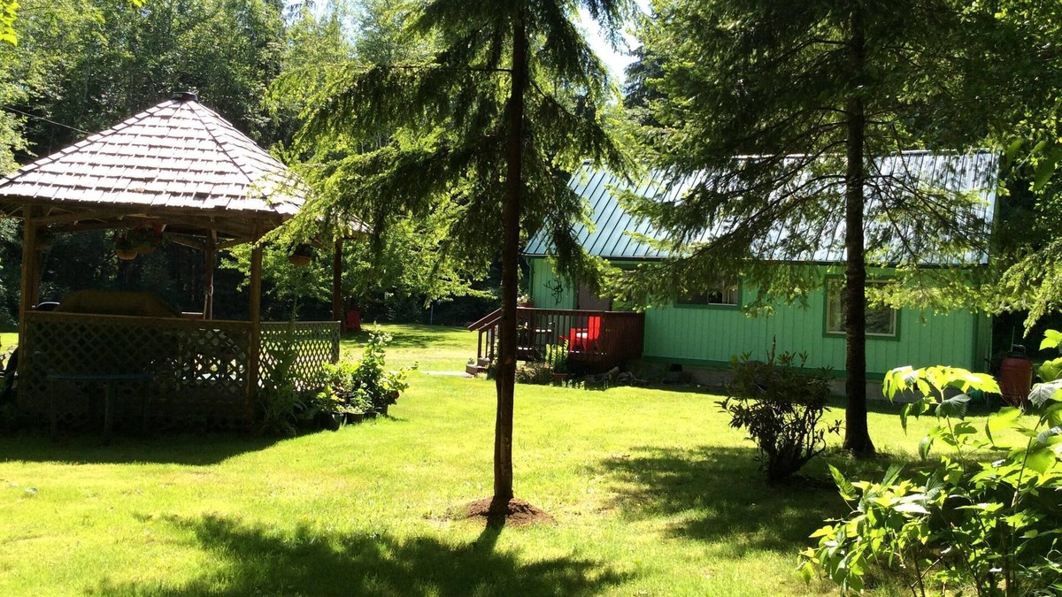 Forks Cabin | Private,Quiet,cabin,on 27 acres,w/trails. near the Hoh Rain Forest Nat' l Park.