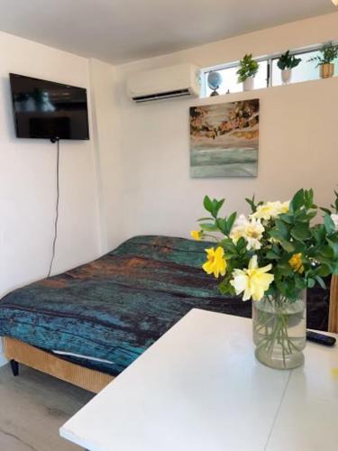 South San Gabriel Ski Chalet | private & Quiet unit D Bed & bath