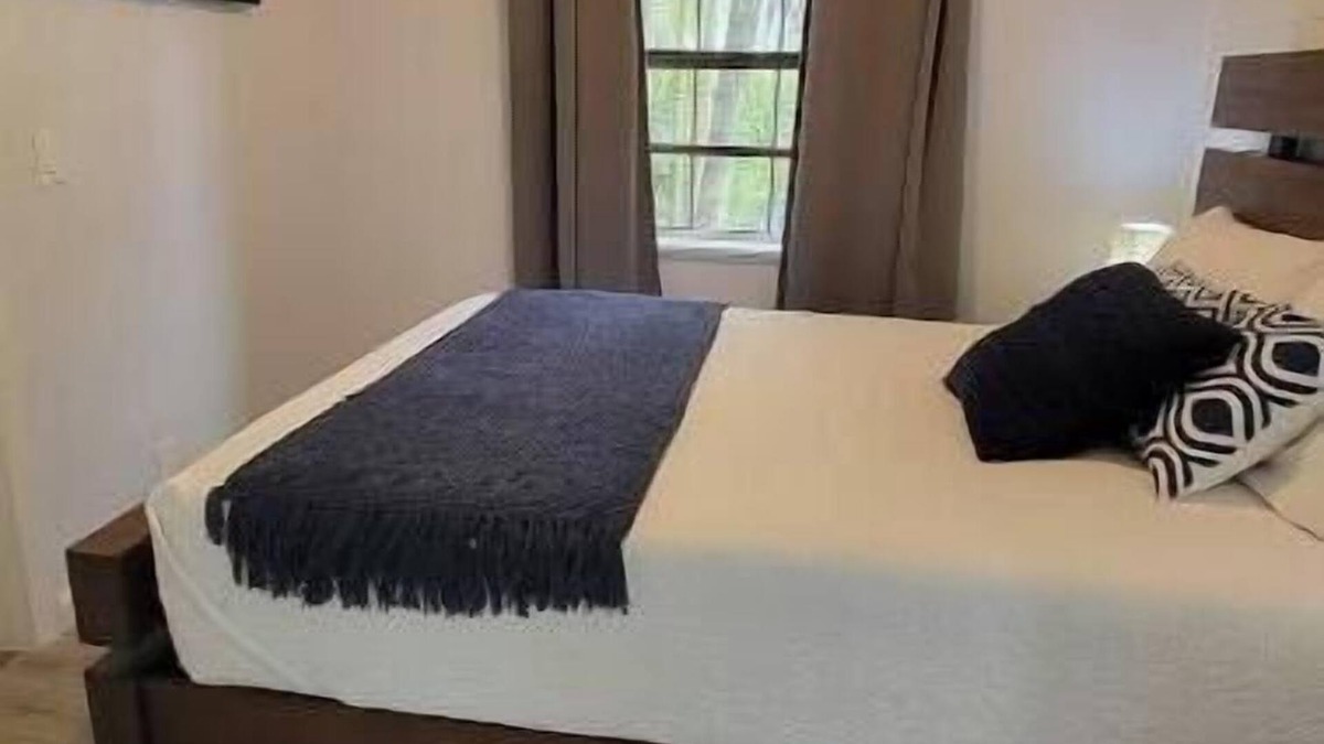 Weston Apartment | Private Relaxing Studio - Weston