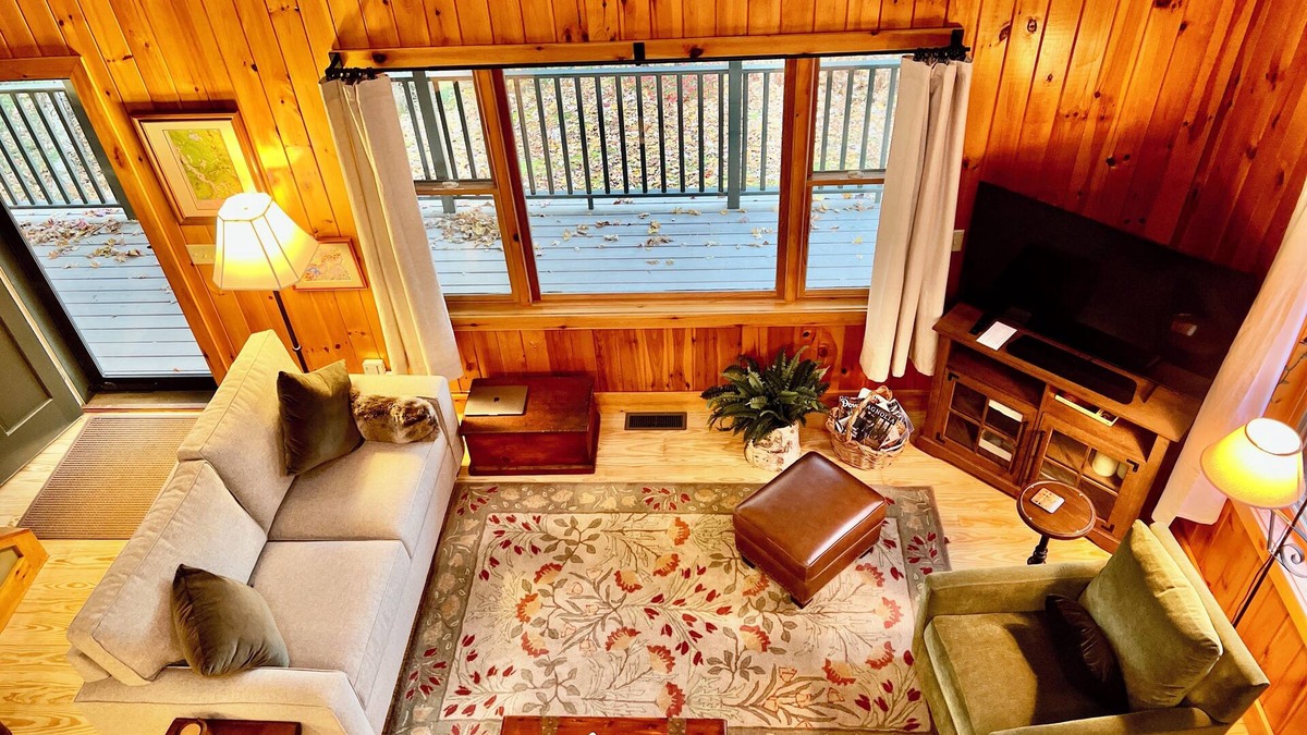 Hanover House | Private, Remodeled 3 Bedroom 2 Bath Home on Howard Pond 15 Min to Sunday River