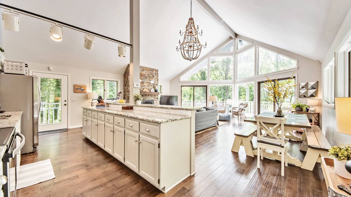 Tumbling Shoals House | Private, Renovated, Lakefront home minutes from Little Red River & Heber Springs