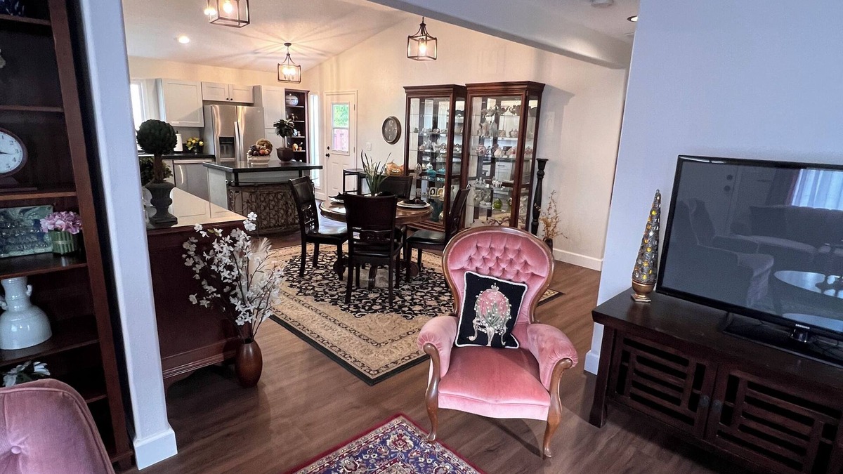Canby House | Private Residence Near Downtown & Amenities