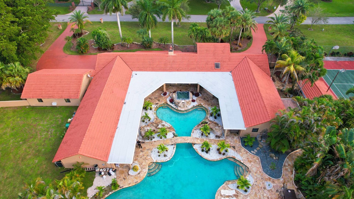 Coral Springs Resort | Private Resort Fort Lauderdale