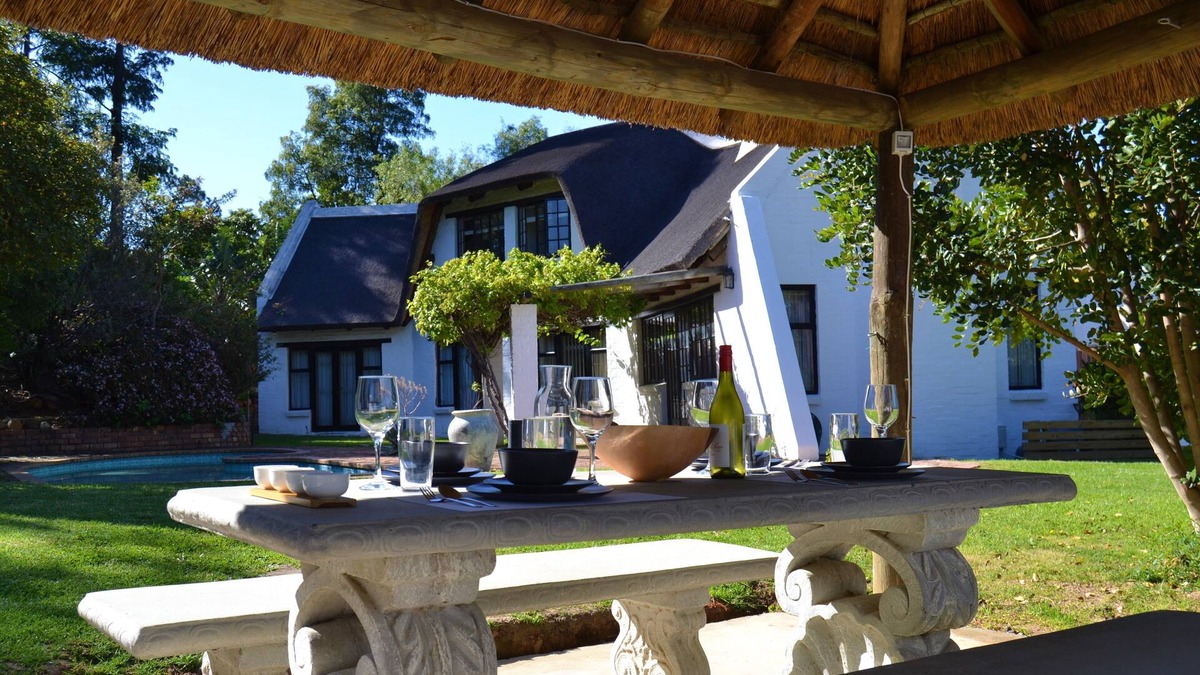 Somerset West Bed & Breakfast | Private Retreat /Guest Cottage
