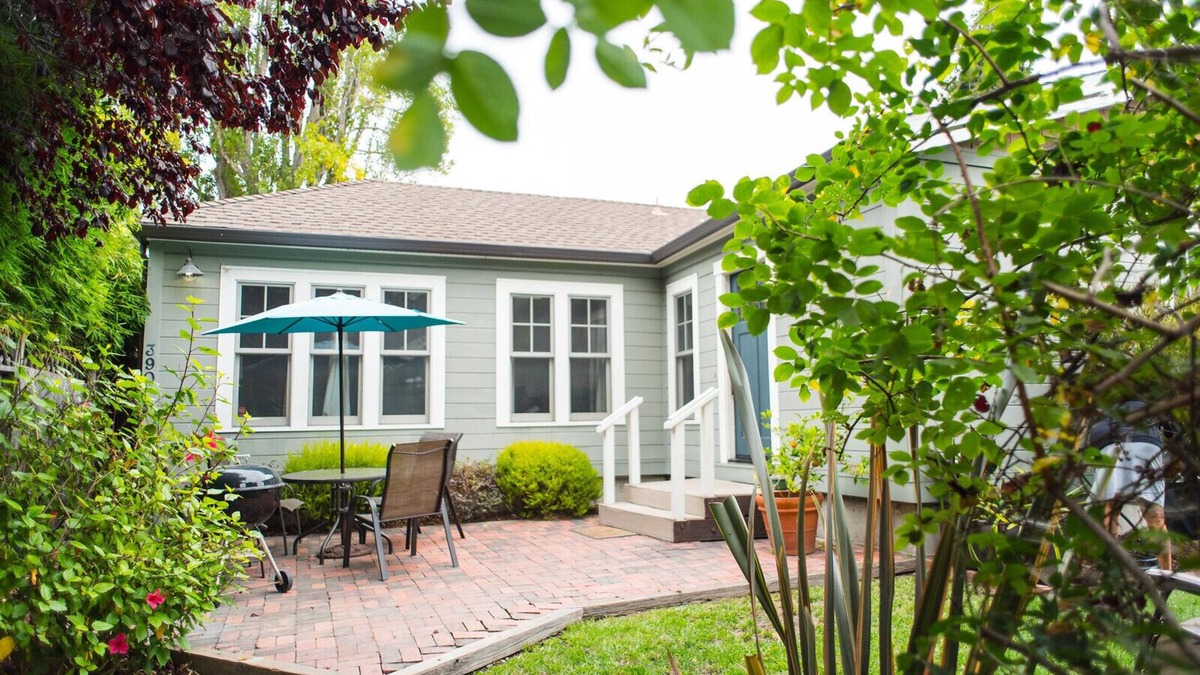 Upper Telegraph House | Private retreat in the heart of Rockridge. Go to everything!