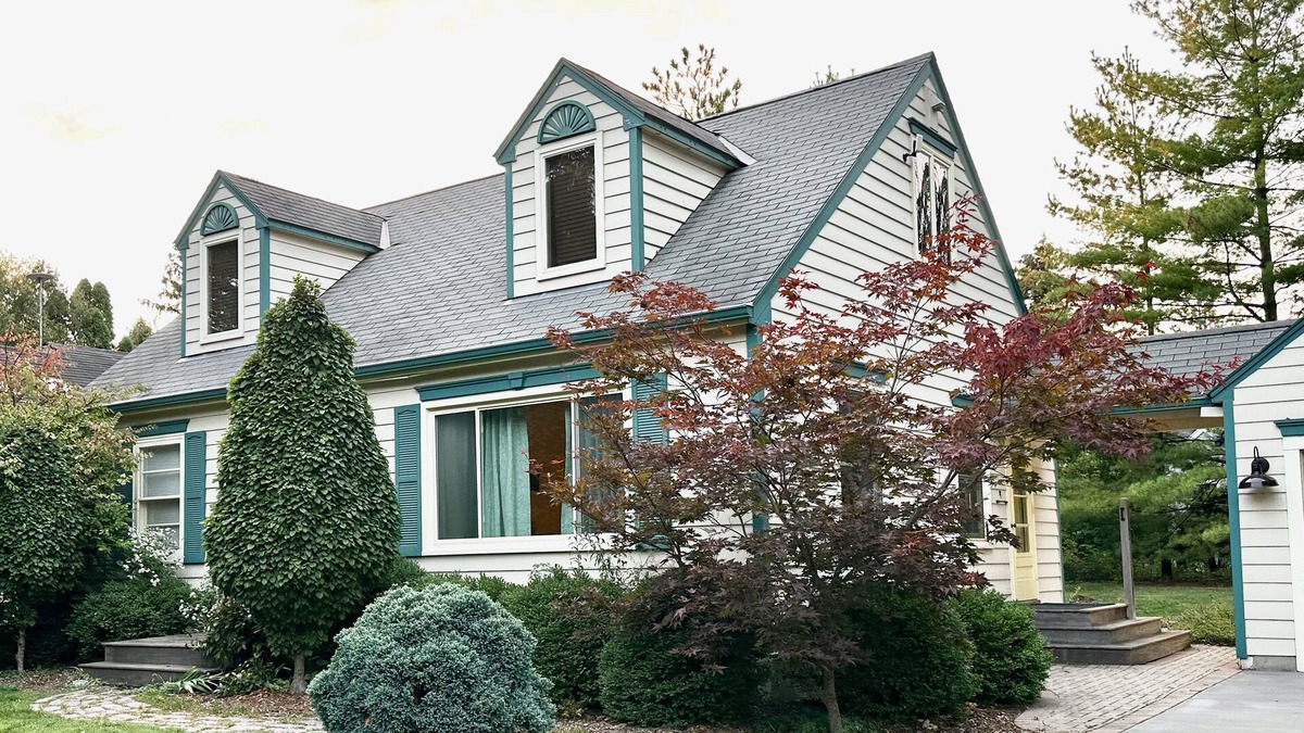 Madison House | Private Retreat near Lake Mendota, Patio, Steam Shower.