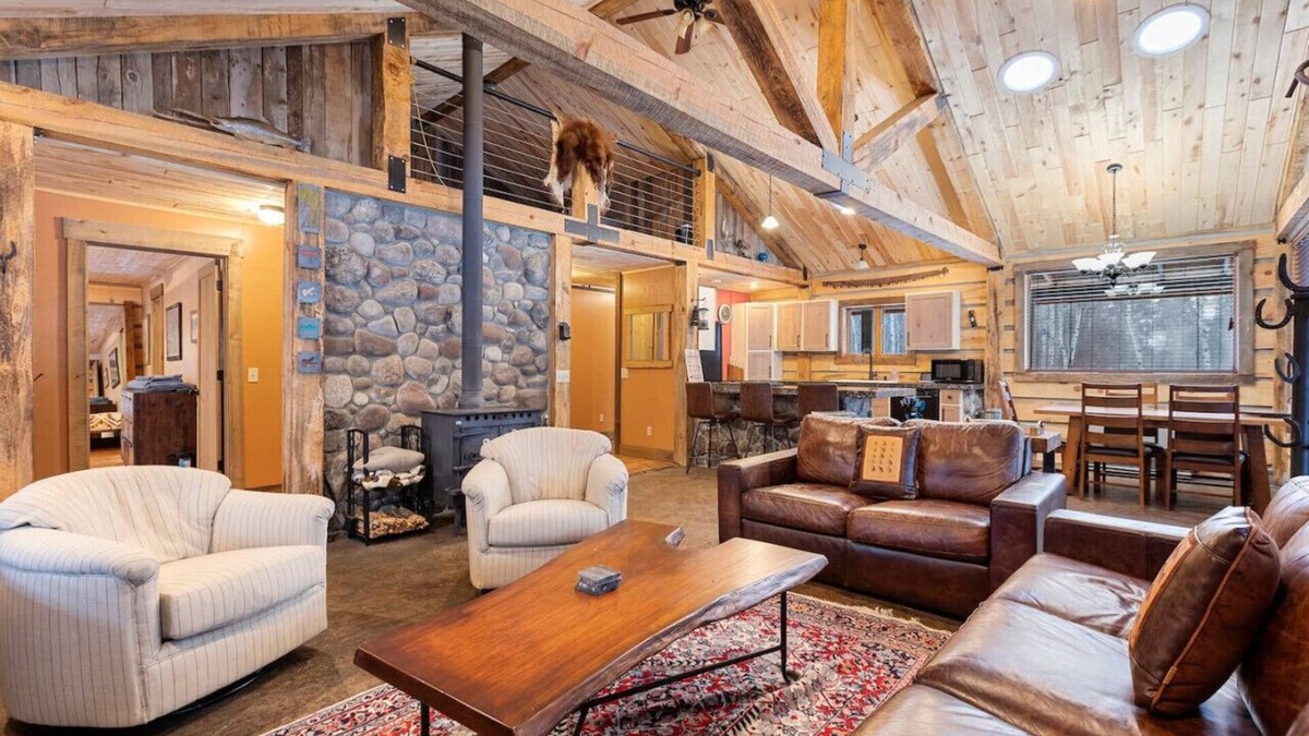 Darby Apartment | * * * *Private River Front Cabin * * * *